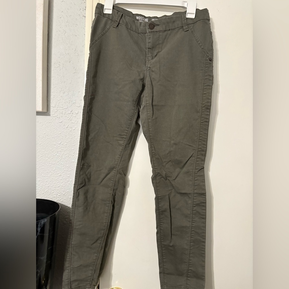 ❤️‍🔥3 for $20❤️‍🔥 Army Green Moto Ankle Jeans